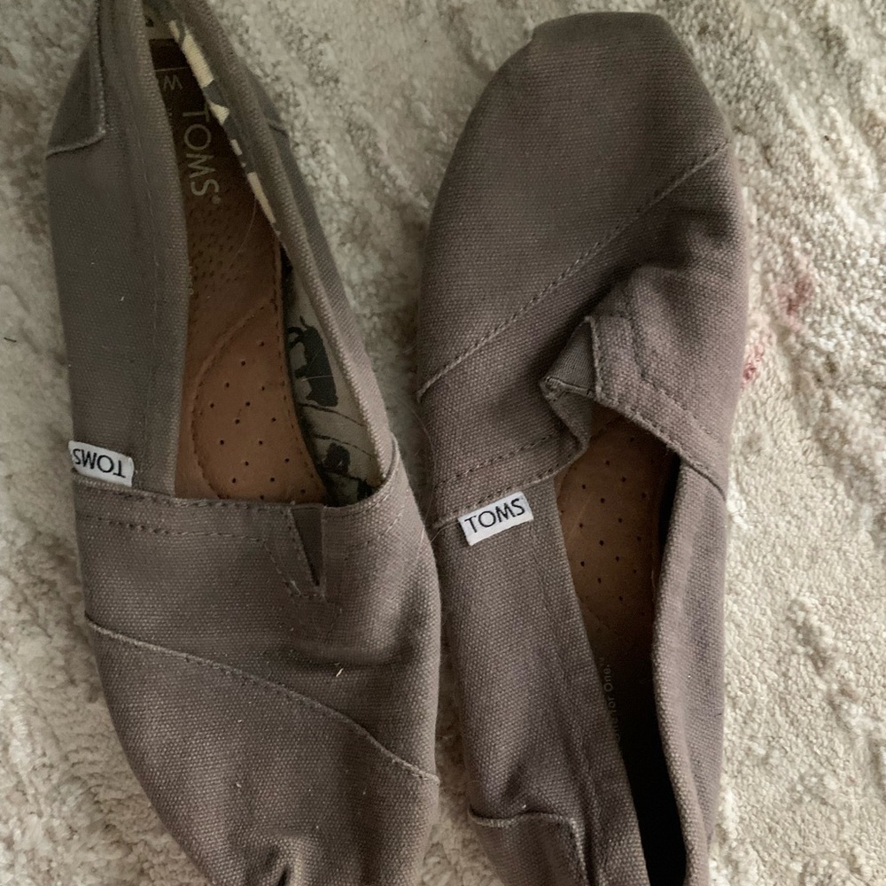toms